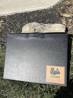 Portátil para juegos 2024 Alienware X16 R2 RTX 4070 Ultra 7-155H 16GB 1TB SSD 16" FHD+ Foto 1 de 4