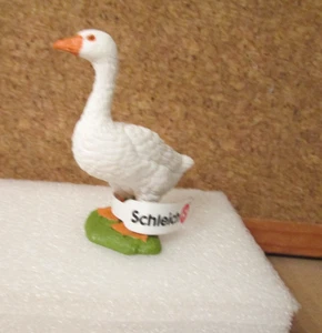 Schleich - Gans ( mit Fähnchen ) - Foto 1 di 2