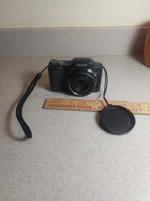 SONY MODEL NO. DSC-H20 DIGITAL STILL CAMERA, ESTATE SALE, UNTESTED - Image 1 of 4