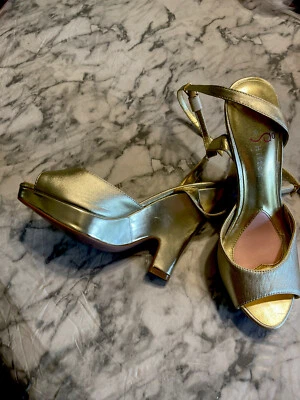 Paris Hilton Gold Heels  7 1/2 - Image 1 of 4