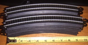 12 Bachmann EZ SNAP SCHWARZ STRASSENBETT GLEIS 9" GEBOGENES GLEIS - NEUSILBER - Bild 1 von 1