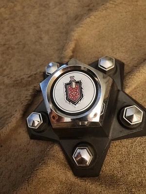 Tapa central de rueda de 5 orejetas OEM 81-87 Chevy Chevrolet Monte Carlo 14009835-3 Foto 1 de 3