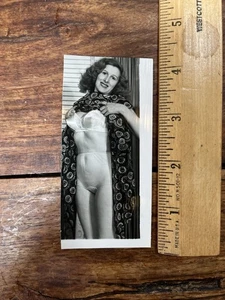 50’s Girl Pretty PIN UP Risque Nudes Original B&W Girlie Photo 5x2 - 72625 Trim - Picture 1 of 1