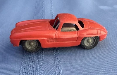 Coche Ranura Plástico Vintage Mercedes Benz 300 SL Rojo Sin Probar Hong Kong Foto 1 de 4