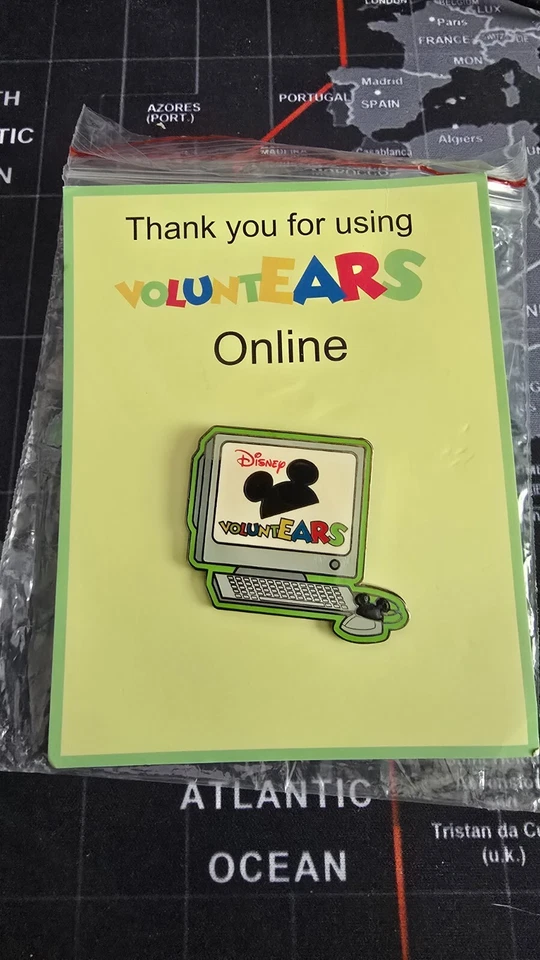 PIN de intercambio de Disney VoluntEars exclusivo para elenco de computadora en línea nuevo Foto 1 de 1