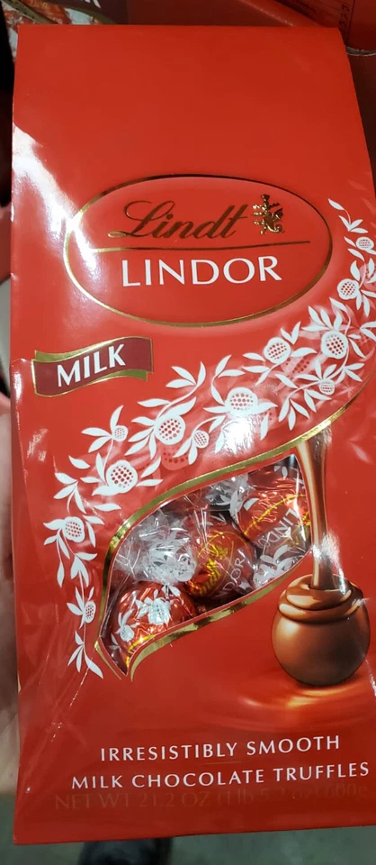 Запечатанные трюфели из молочного шоколада Lindt Lindor — 1 фунт 5,2 унции — БЕСПЛАТНАЯ ДОСТАВКА - Изображение 1 из 1