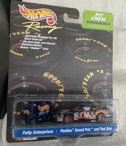 HOTWHEELS RACING PIT CREW PETTY ENTERPRISES PONTIAC AND TOOL BOX - Picture 1 of 3