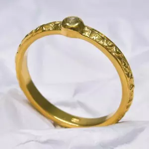 Ring US size 9 Gold Vermeil Sterling Silver Genuine Natural 0.08ct Diamond 2.50g - Picture 1 of 9