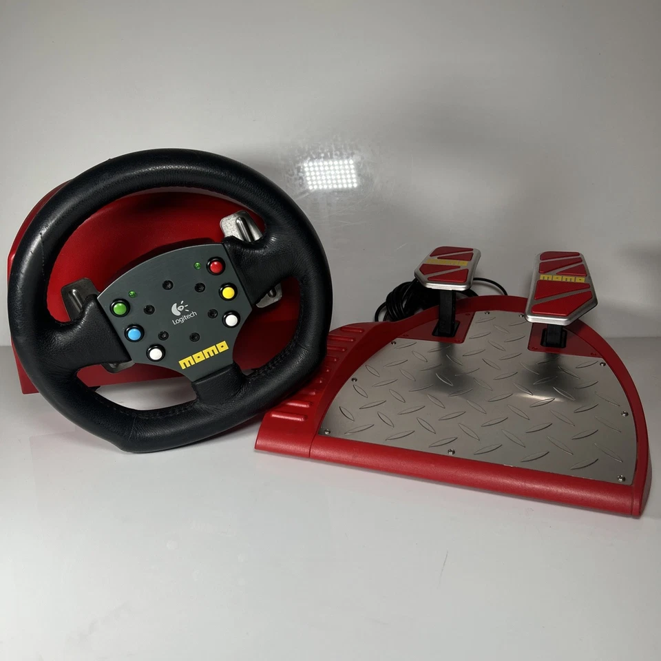 Logitech Professional Design MOMO Force Feedback Steering Wheel+Pedals - Image 1 of 4