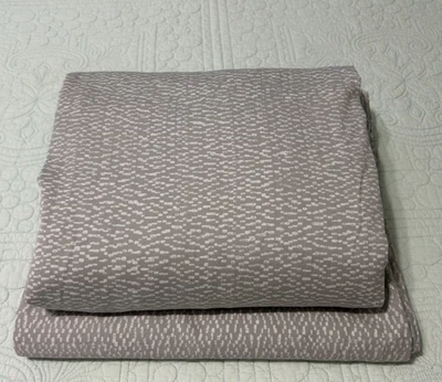 Sábanas planas y ajustables Eileen Fisher Home King algodón orgánico gris blanco Foto 1 de 4
