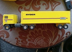 Kenworth Tractor & Trailer Semi RYDER Rental Company Truck Ertl Toy Commercial - Picture 1 of 7