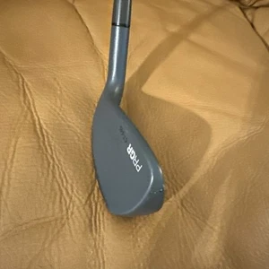 PRGR 2 Iron - Picture 1 of 5