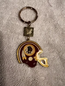 Llavero de colección 1988 R. J. Reynolds Washington Redskins equipo de fútbol nunca usado - Imagen 1 de 8