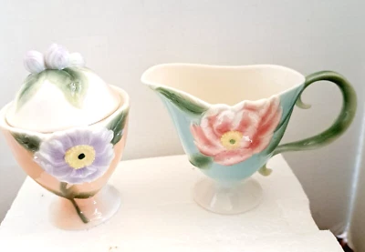 Azucarero y crema vintage de porcelana con diseño floral de 4"" Foto 1 de 4