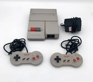 Nintendo Famicom Toploader Console with Controllers and PSU. - Imagen 1 de 13