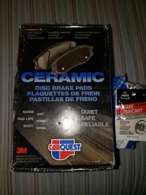 Pastillas de freno traseras de cerámica Ford Freestyle 2006 con paquete de grasa Foto 1 de 4