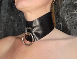 Latex Gummi Halsband mit Ring - in SCHWARZ - Picture 1 of 4