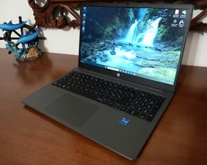 HP 250 G10 i7-1355U 16 RAM 1000 SSD NUOVO Notebook 15.6" Laptop Portatile - Foto 1 di 14