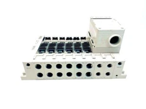 SMC VV5Q41-0803TT0 Stacking Pneumatic Manifold - Picture 1 of 8