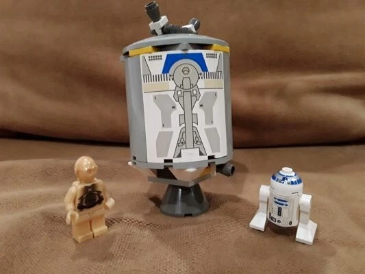 Lego 7106 Star Wars "Droid Escape Pod” R2-D2 C-3PO Minifigures - Image 1 of 1