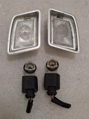 Lente de placa traseira 98-05 Volkswagen Beetle e 03-05 Beetle conversível LH/RH - Imagem 1 de 4