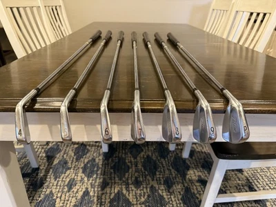 Juego combinado de hierro forjado Titleist 620 CB/MB - 4-PW - acero flexible regular Foto 1 de 4