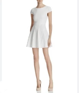 Alice + Olivia White Embossed Print Cap Sleeve Skater Dress 4 $295 - Picture 1 of 11