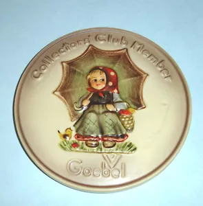 Placa del Club de Coleccionistas Goebel Hummel Smiling Through #2 Edición Especial - Imagen 1 de 3