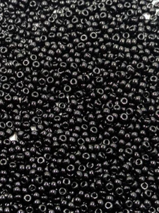 Vintage Glass Seed Beads TOHO Opaque Dark Jet Black 11/0 22 Grams - Picture 1 of 3