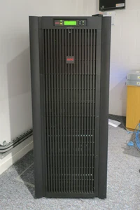 APC Smart UPS VT 40kVA 32kW 28.8Ah Uninterruptible Data Center Battery Back Up - Picture 1 of 8