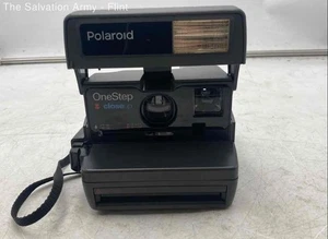 Polaroid OneStep Close-Up Black 600 Built In Flash Instant Camera With Strap - Picture 1 of 6