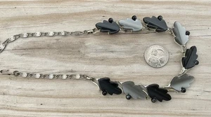 PERFEKTER HERBST LISNER DUNKEL BIS HELLGRAU DUROPLAST EICHENBLATT COLLIER HALSKETTE - Bild 1 von 4
