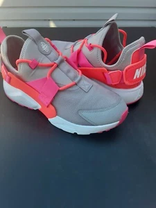 Nike Air Huarache Womens Shoes Platinum Tint/Black/Hyper Jade ah680 size 10 - Picture 1 of 10