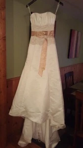 Maggie Sottero Preowned Ballgown Wedding Dress - Picture 1 of 5