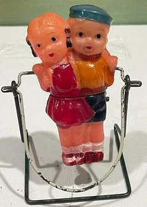 2388 - Vintage 1940's Occupied Japan Celluloid W/Up Skipping Couple! Colorful! - Picture 1 of 4