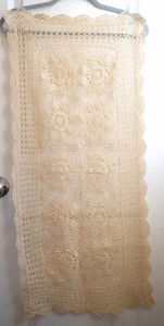 Vintage Cream Crochet Table Runner Flower Scalloped Edge Boho Floral 1960s - Picture 1 of 8