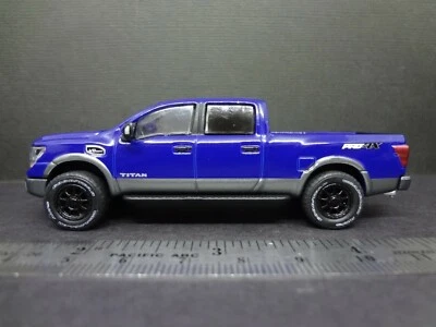 Nissan Titan XD PRO 2018 4X Greenlight - suelto 1:64 Foto 1 de 4