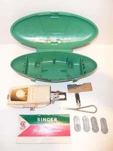 Vintage Singer Sewing Machine Clamshell Buttonholer Attachment Accessory Kit COM - Picture 1 of 5