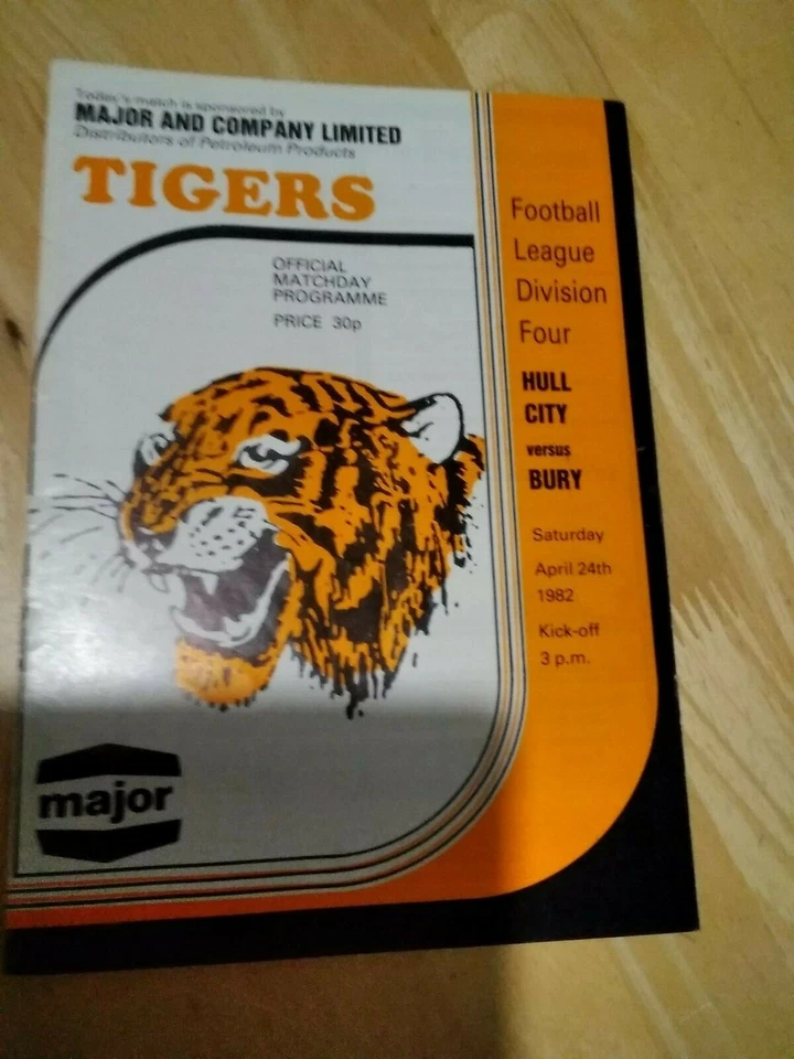 1981/82 HULL CITY V BURY - Image 1 of 1
