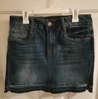Dollhouse Stretch Skirt Sz 7 Mini Jean Dark Wash Denim Frayed Raw Released Hem - Image 1 of 4