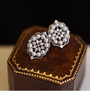 Hochwertige Ohrringe Barock Stil Vintage mit Strass Perlen Strass Ohrstecker - Bild 1 von 10