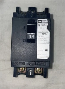 INTERRUPTOR DE CIRCUITO TOSHIBA E30C 2 POLOS 2P 10 AMP A 10A 220-240VAC - Imagen 1 de 6
