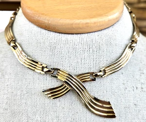 Collar Gargantilla Vintage Cinta Cruzada Tono Dorado Panel Acanalado Eslabón 14-1/2" Ajustable - Imagen 1 de 6