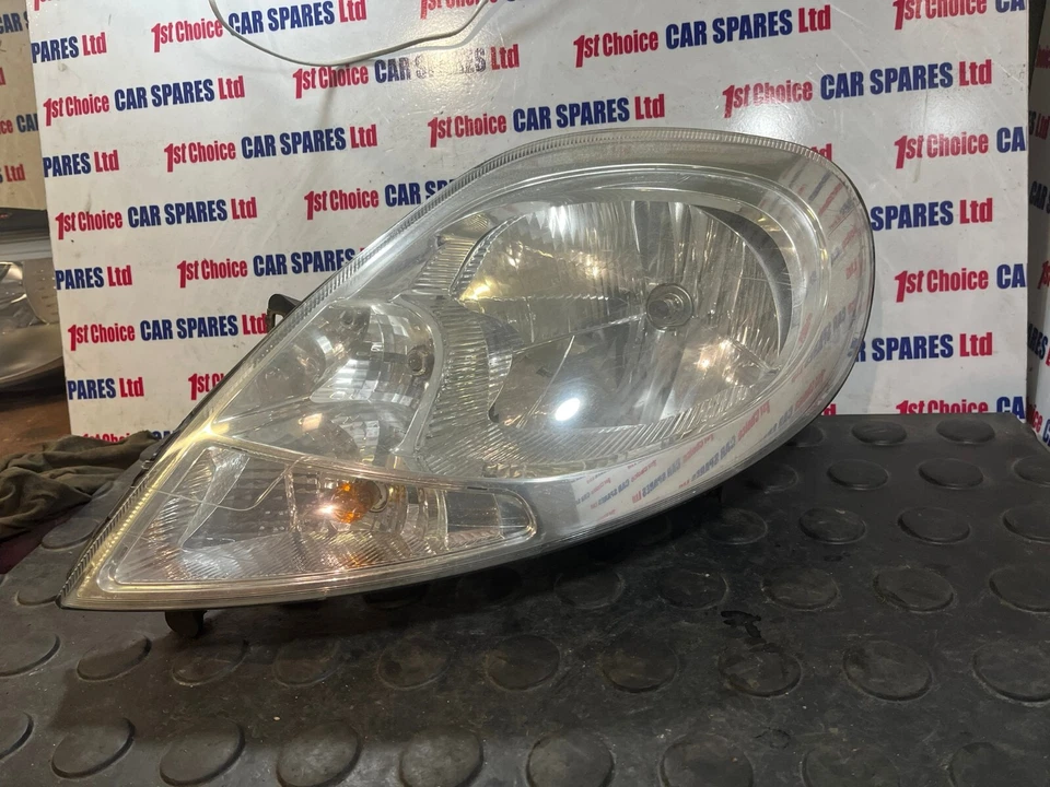 Faro de cabeza de pasajeros Renault Traffic Vauxhall Vivaro 2012 Foto 1 de 4