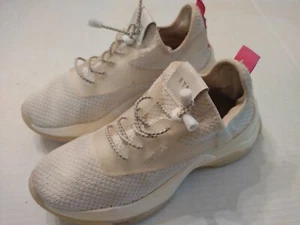 Steve Madden NY90 Myles weiße Damen-Sneaker MYLE01SI Größe 7M - Bild 1 von 6