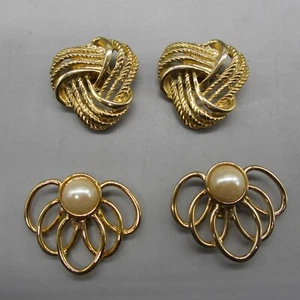 Vintage Shoe Clips 2 pairs Textured Gold Tone Swirl Open Work Simulated Pearl - Picture 1 of 8