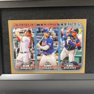 2024 Topps Series 1 NATIONAL LEAGUE LEADERS Gold/2024 OLSON/ALONSO/ALBIES #293 - Picture 1 of 2