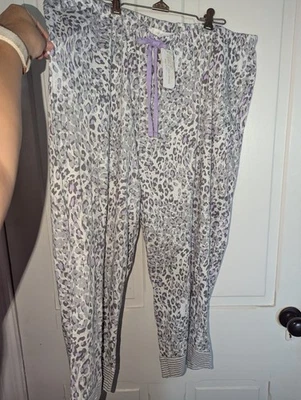 Pantalones de pijama recortados Carole Hochman gris lavanda animal print 100% algodón Foto 1 de 4