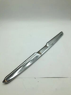 Mercedes Benz 240D 1974 diésel tapa central trasera maletero manija moldura OEM usado Foto 1 de 4