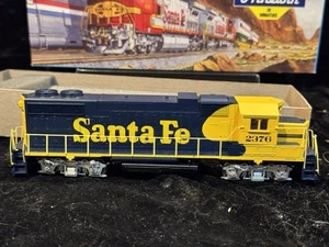 Vintage Athearn HO Scale 4608 GP38-2 PWR Santa Fe #2376 untested New In Box - Picture 1 of 15